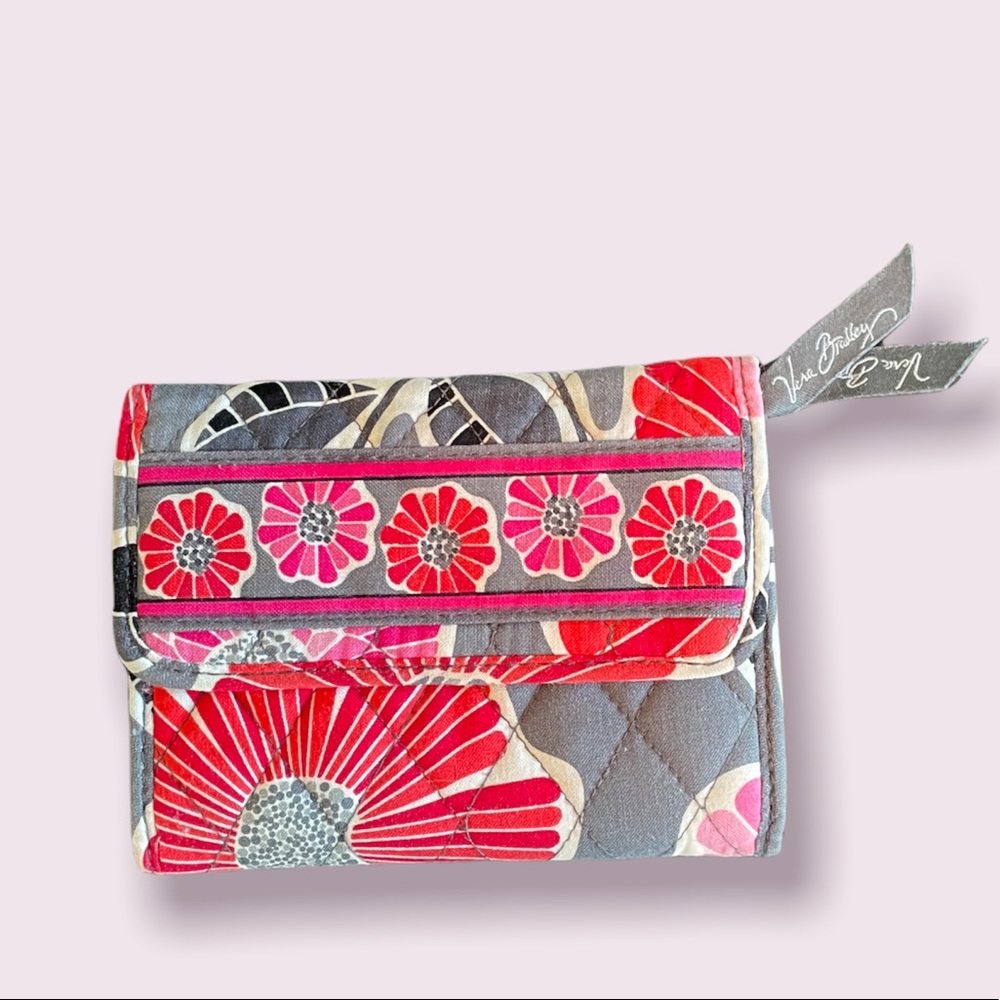💜 Vera Bradley Trifold Wallet in Cheery Blossom